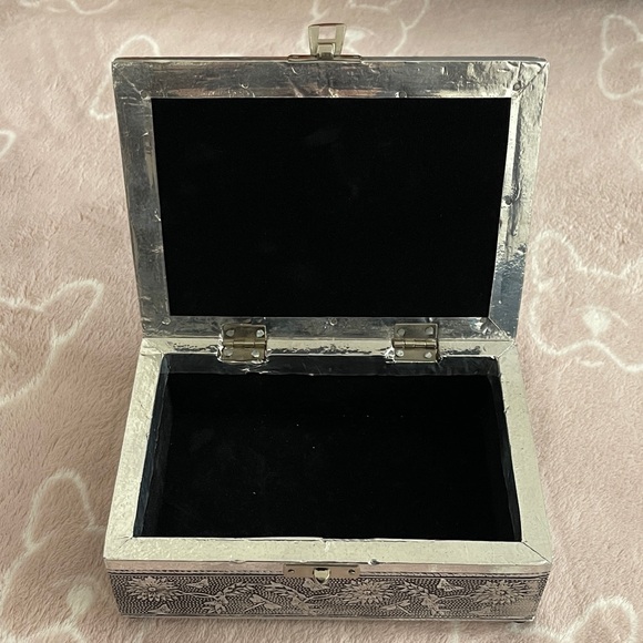 Silver Tree Design Jewelry Box - Picture 6 of 6